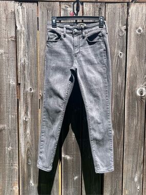 Universal Thread gray high rise skinny jean size 26